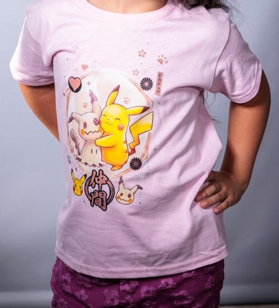 Pikachu & Mimikyu Hug "Nakama" Graphic Tee – Pink